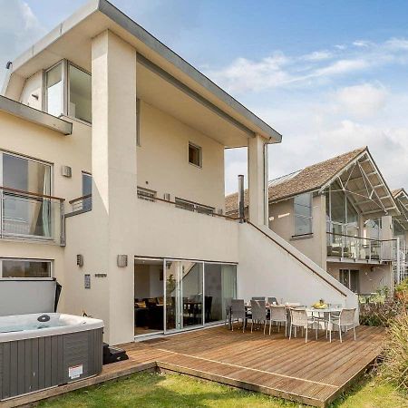 Cotswolds Lakehouse, With Hot Tub & Spa Access, Lower Mill Estate Somerford Keynes Eksteriør billede